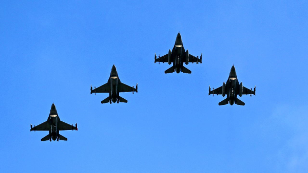 Artıq bu ölkədə də ukraynalı pilotların F-16 təlimlərinə başlanıldı